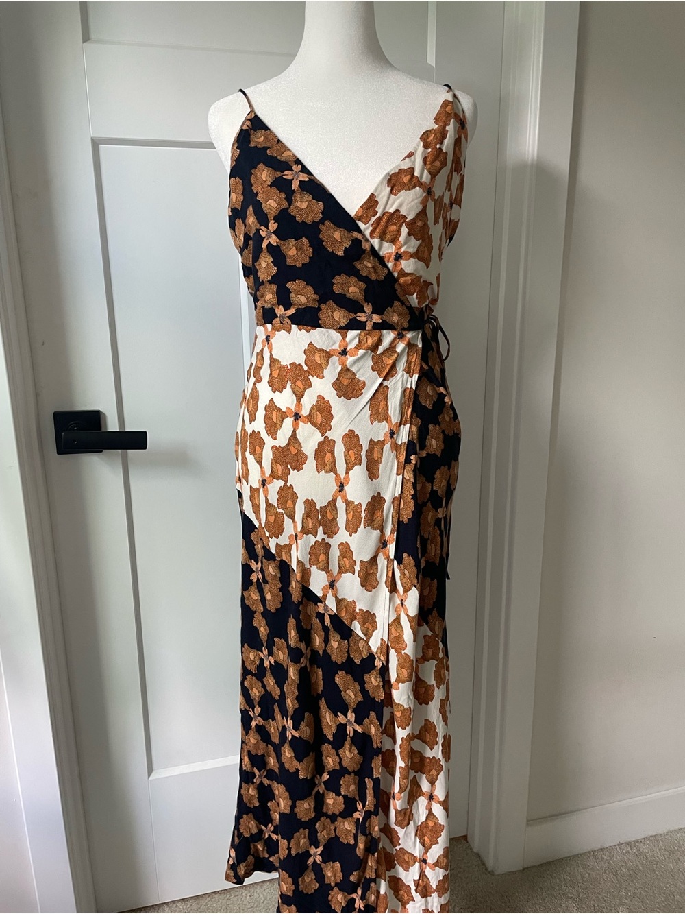 MINKPINK Nour Cami Wrap Midi Dress Black Cream Floral - Picture 4 of 7